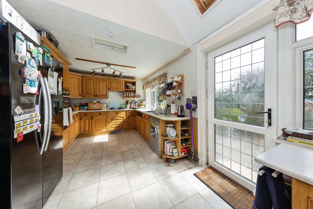 Property photo 2 of 18 Photo