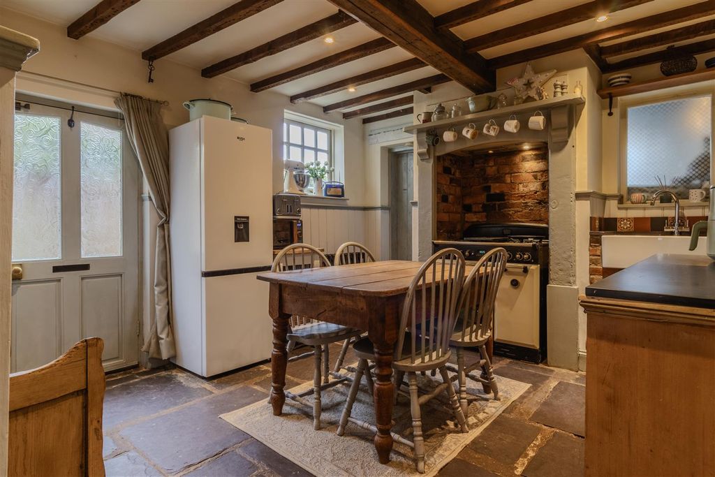 Property photo 2 of 29