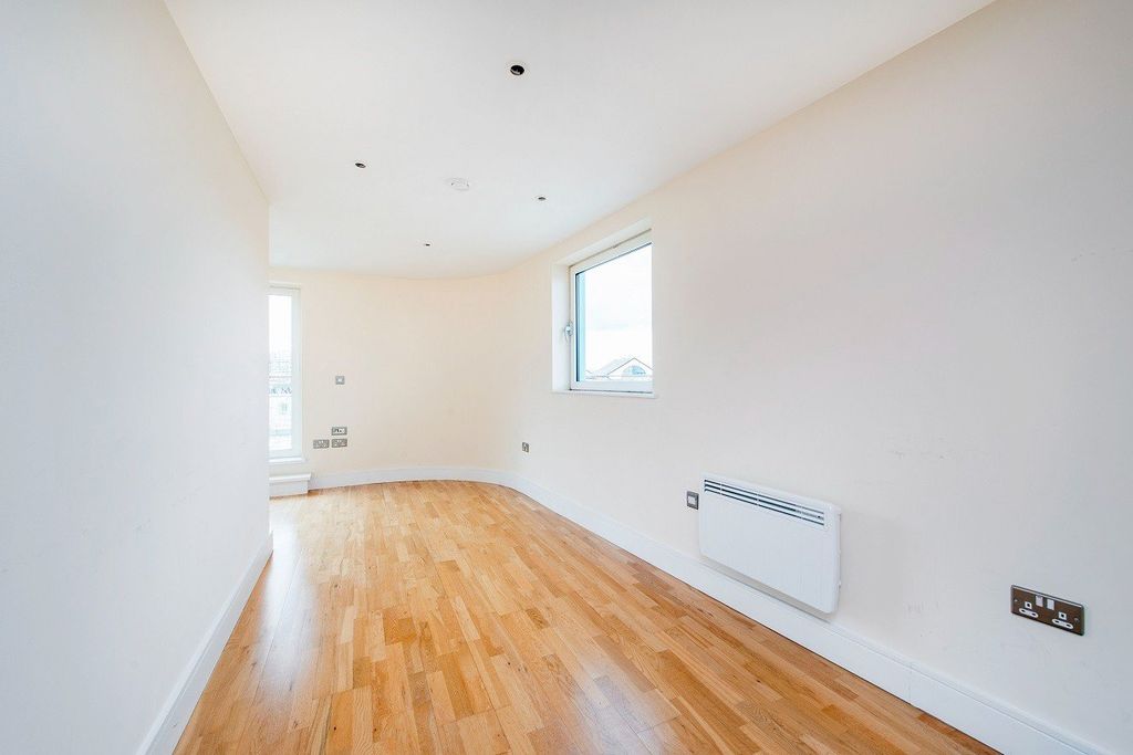 Property photo 3 of 11 Picture No. 01
