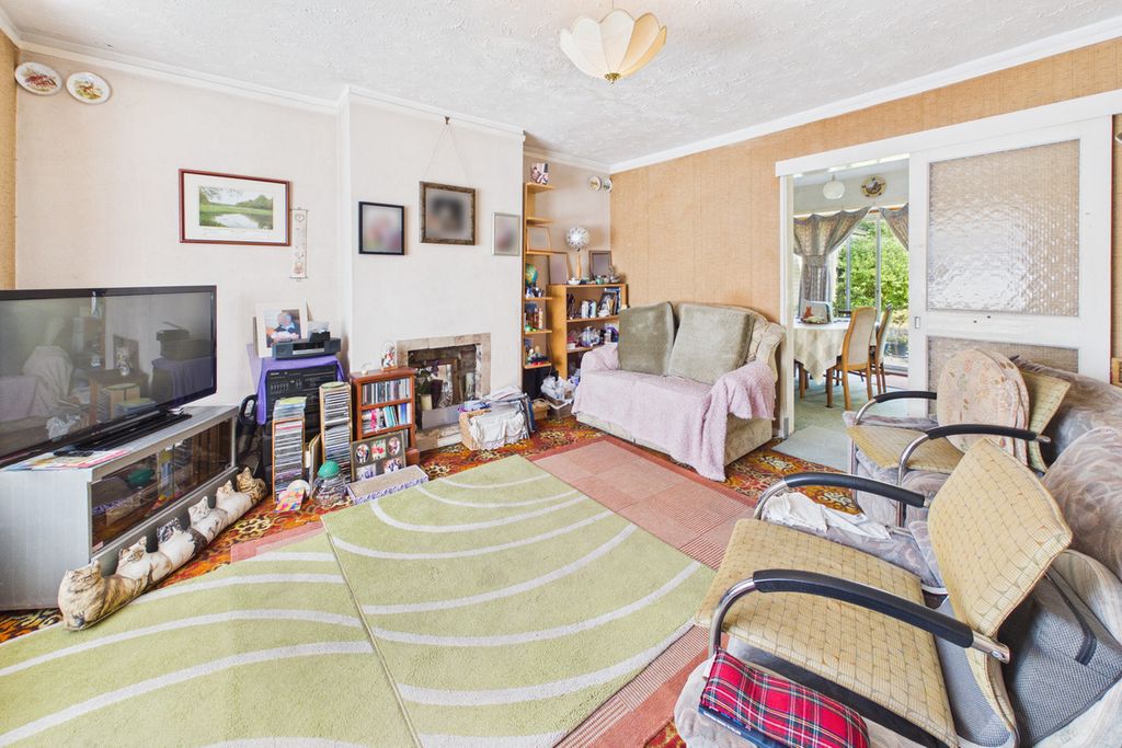 Property photo 3 of 11
