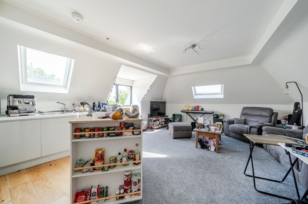 Property photo 2 of 10 1449575-10-69F216...