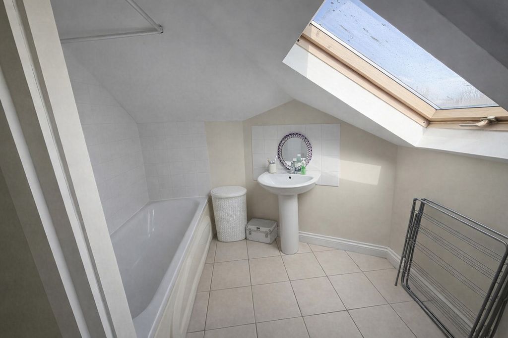 Property photo 3 of 4