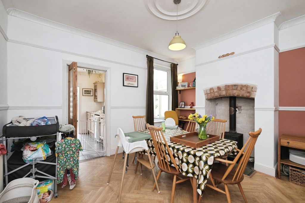 Property photo 3 of 15