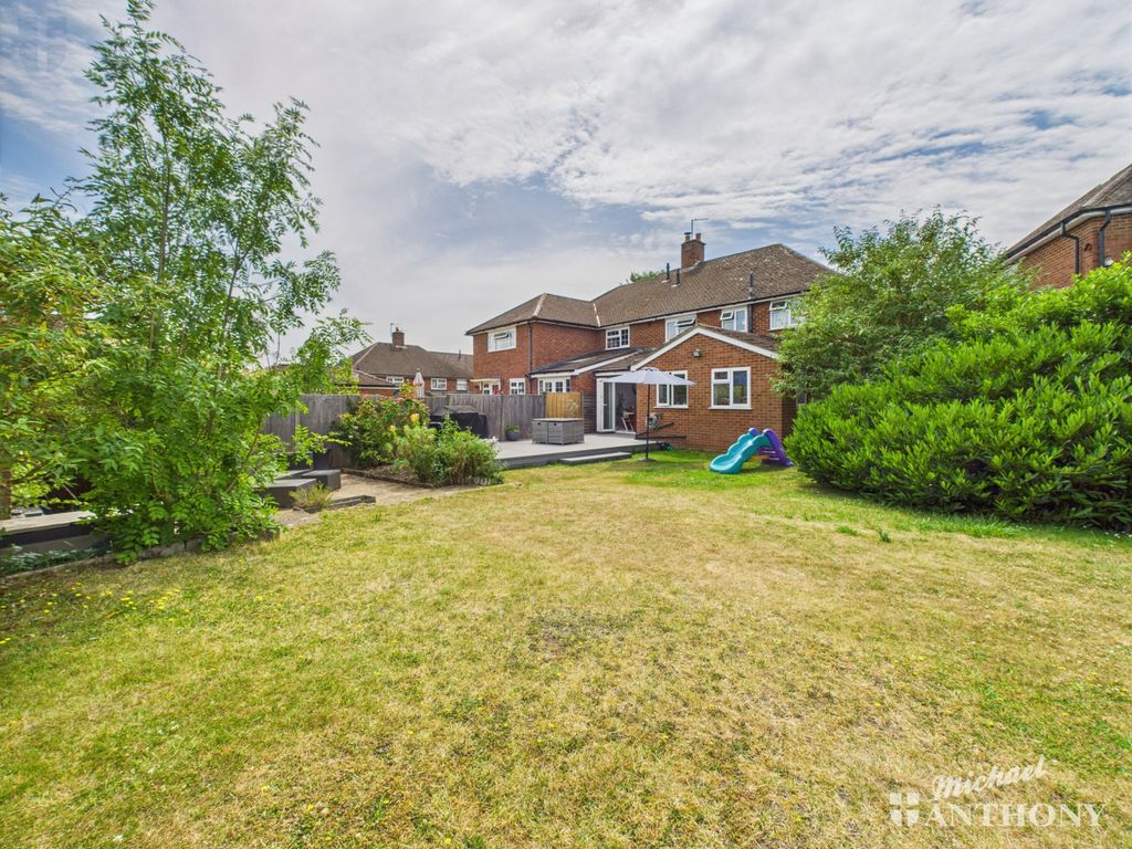 Property photo 3 of 29 Cam03218G0-Pr0694-Still025