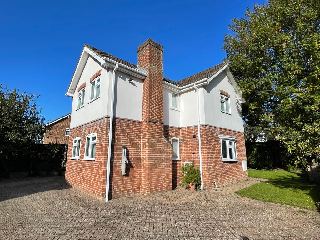 Property photo 1 of 8
