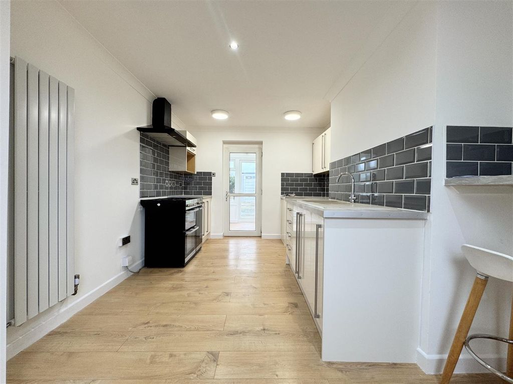 Property photo 2 of 24 Kitchen Diner