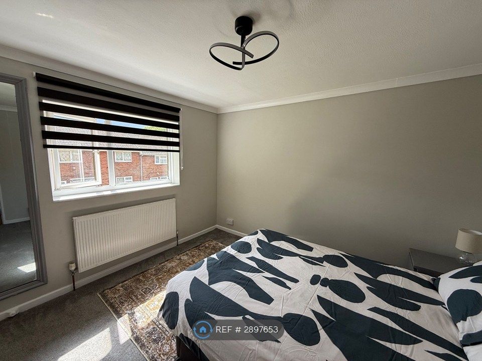Property photo 1 of 9 Large Double Room
