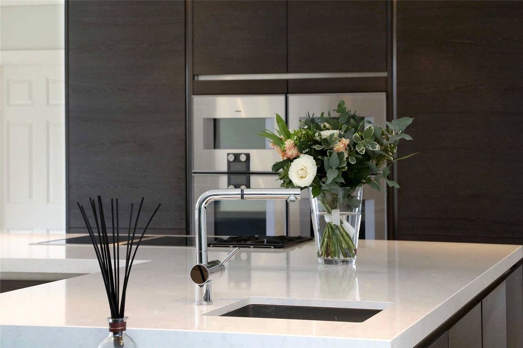 Additional image 12 of 7 bed detached house for saleHall Place Lane, Burchetts Green, Maidenhead, Berkshire SL6