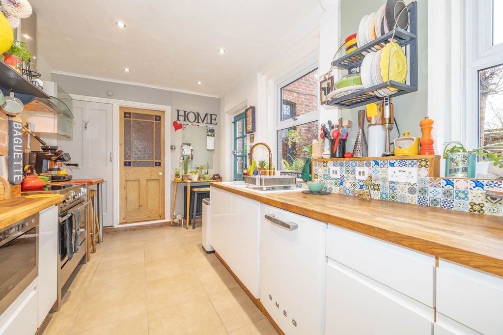 Property photo 2 of 31 Picture 2