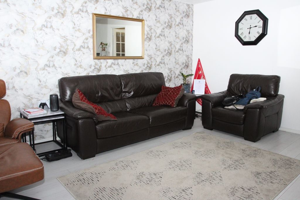 Property photo 3 of 10 Img_0209