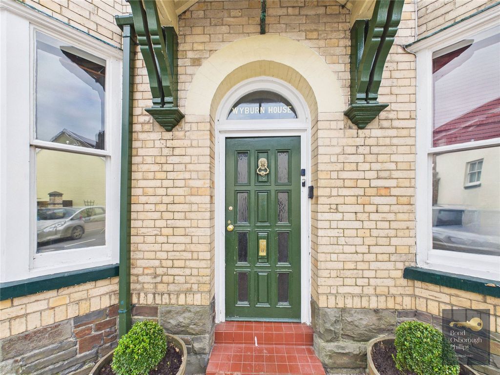 Property photo 3 of 47 Picture No. 21