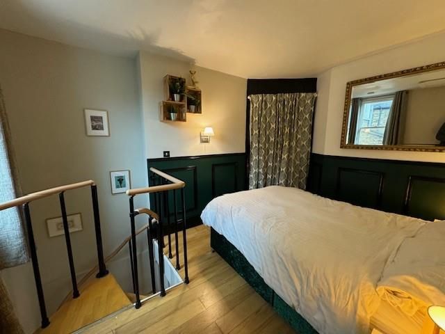 Property photo 3 of 7 Bed.Jpg