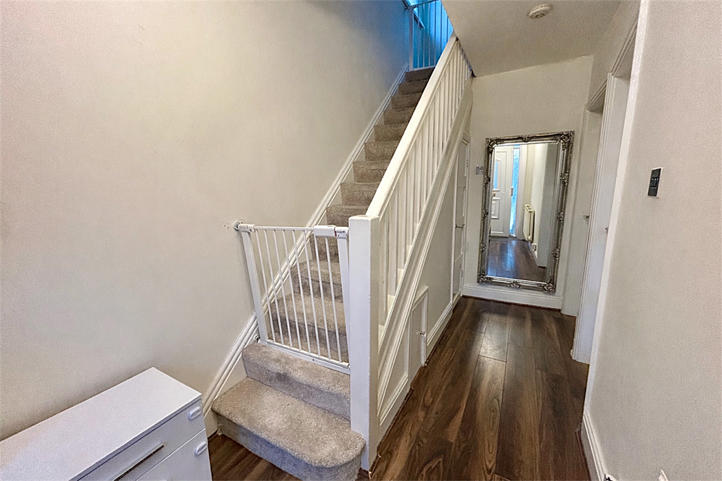 Property photo 2 of 24 Entrance Hallway