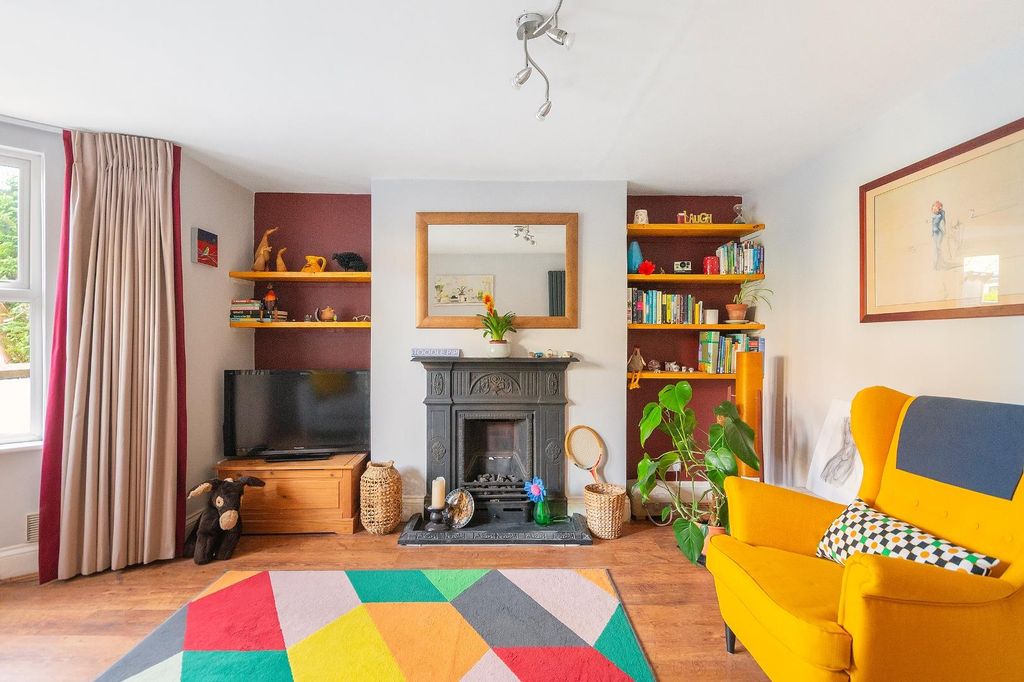 Property photo 1 of 24 G3F9F2Rev - Living Room C.Jpg