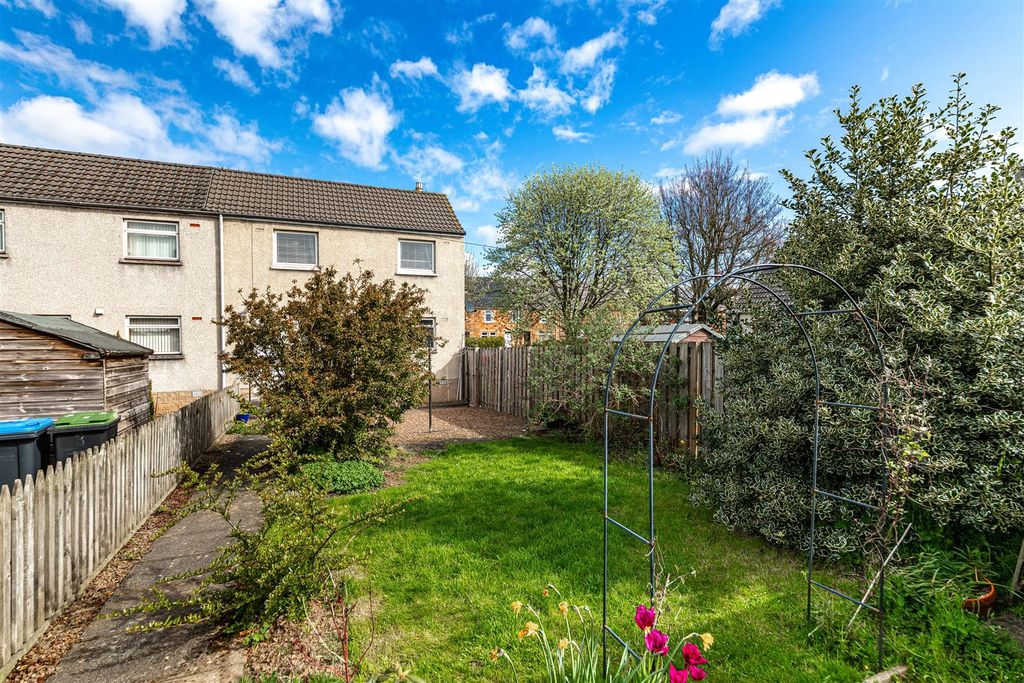 Property photo 3 of 34 1 Sprouston Road Newtown St Boswells 44.Jpg