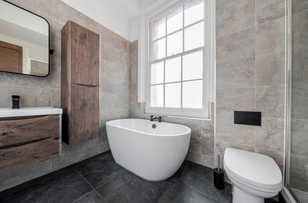 Property photo 3 of 9 1422528-3-69A96Ed...