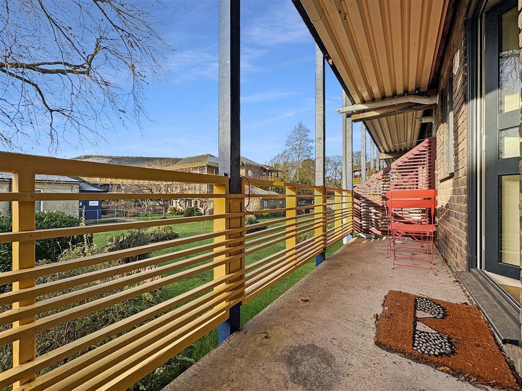 Property photo 2 of 12 610Bc0E2c2F5E4Aaadce4932758745F538B395F4.Jpg