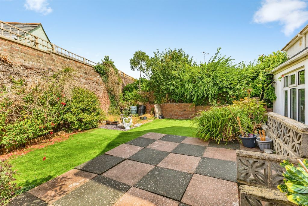Property photo 2 of 23