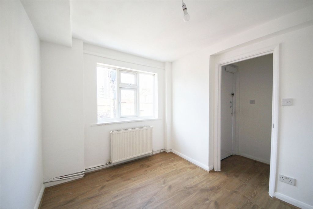 Property photo 3 of 12 Picture No. 02