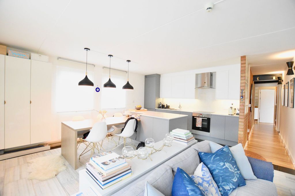 Property photo 2 of 22