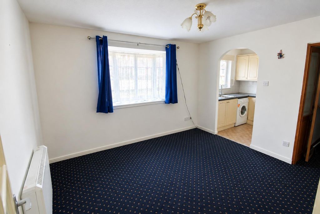 Property photo 3 of 5