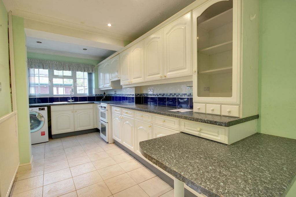 Property photo 3 of 18 1 Kit A