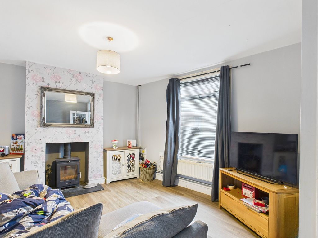 Property photo 2 of 8 Lounge