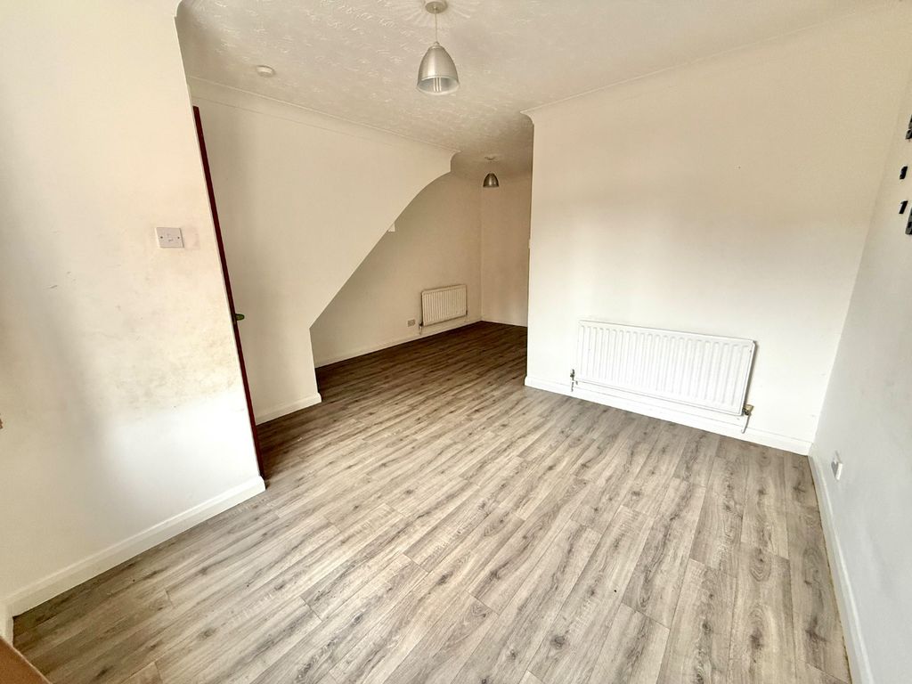 Property photo 2 of 20 4383834