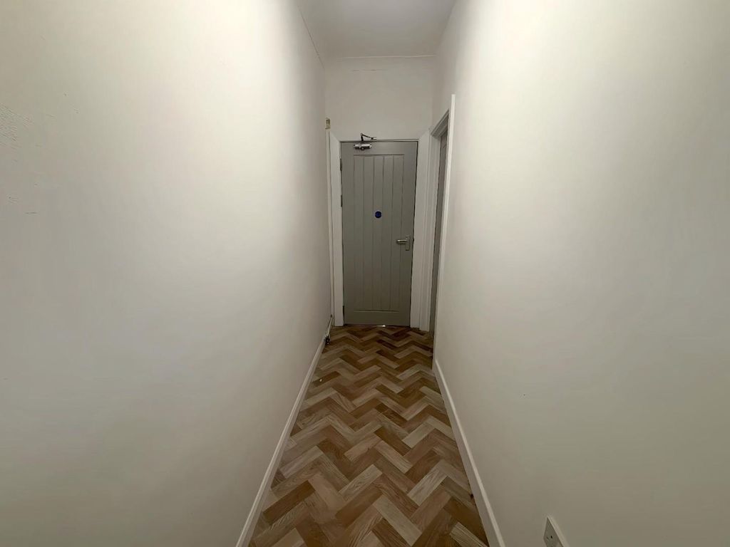 Property photo 2 of 11 80d70Fde-1903-4522-Afc9-01ce66F875E5.Jpg