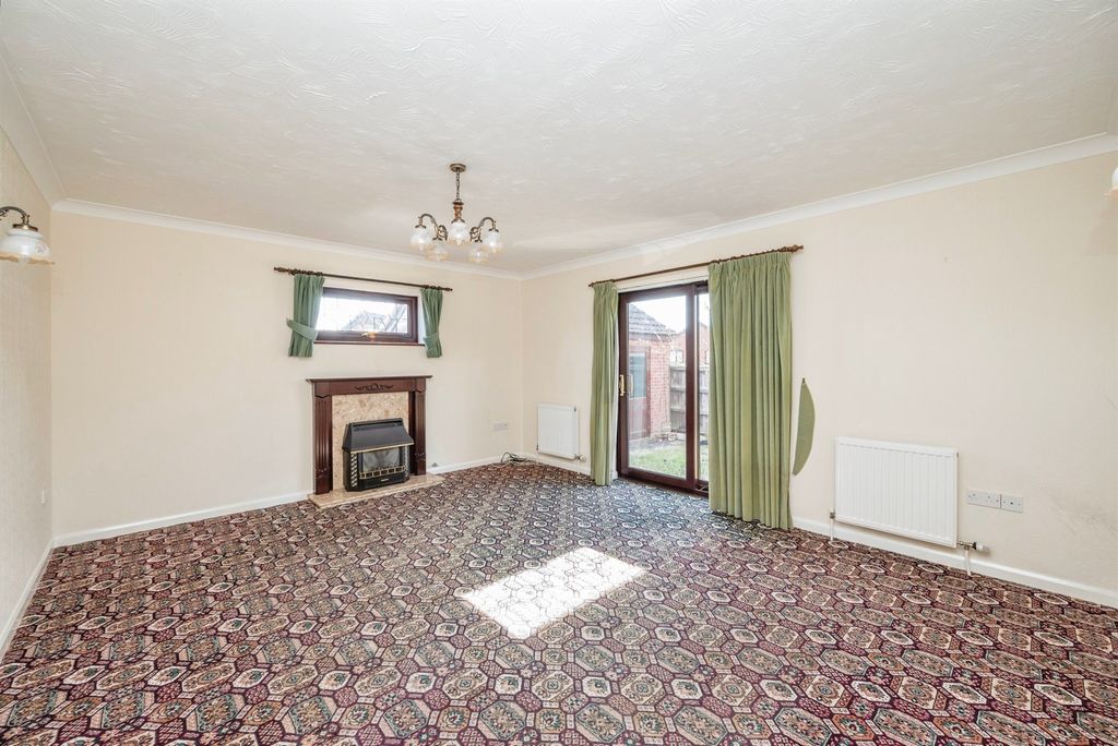 Property photo 3 of 17