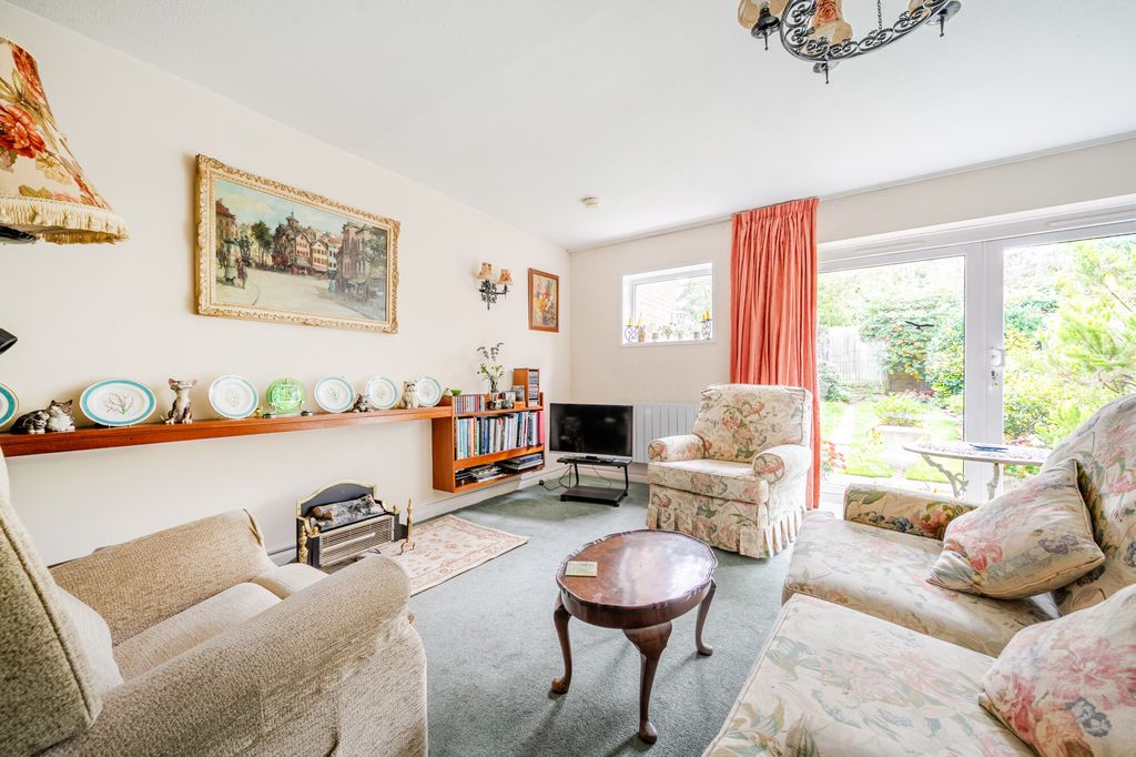 Property photo 2 of 7 Sitting Room