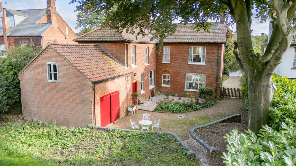 Property photo 3 of 37 2401917