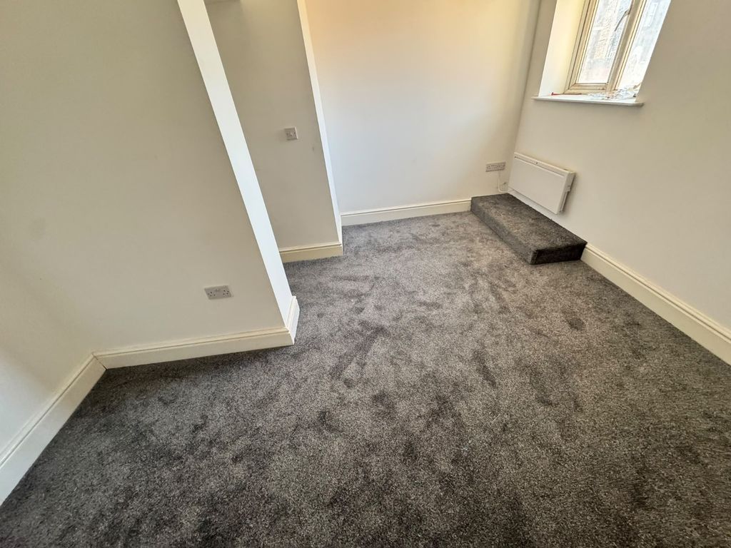 Property photo 2 of 3