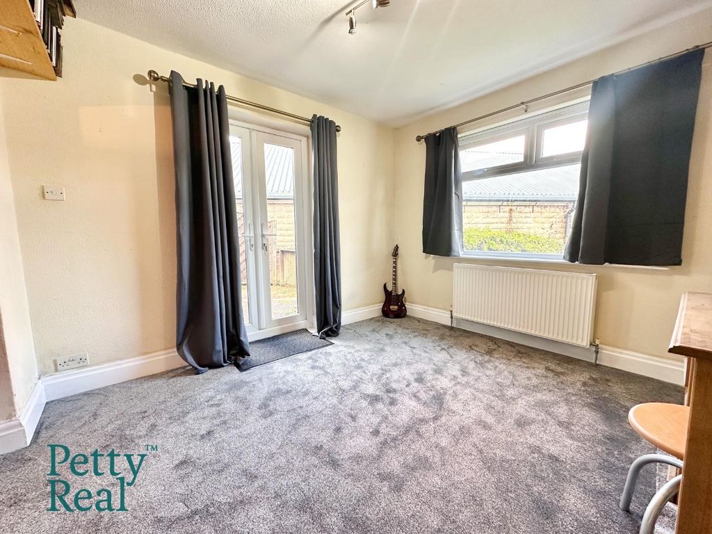 Property photo 3 of 19 670A63CC-4Ad4-41Ef-B65D-Bf2Cfb585De4.Jpeg