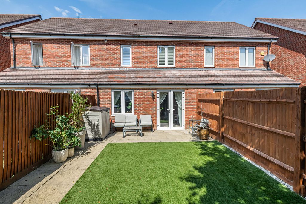 Property photo 1 of 32
