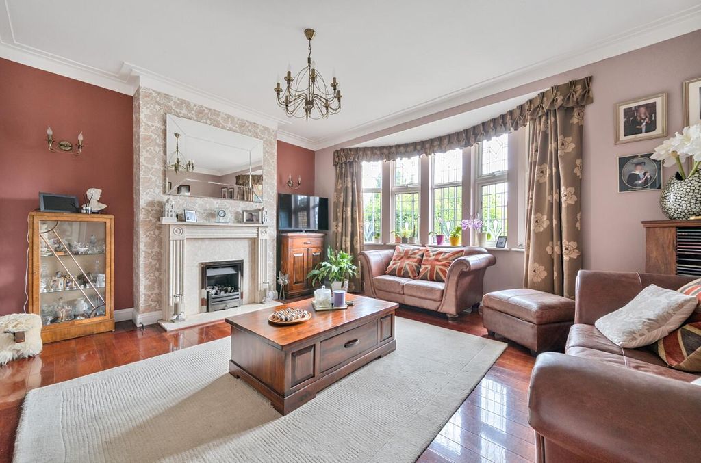 Property photo 2 of 24 1329672-13-6880Dfffef5Be.Jpg