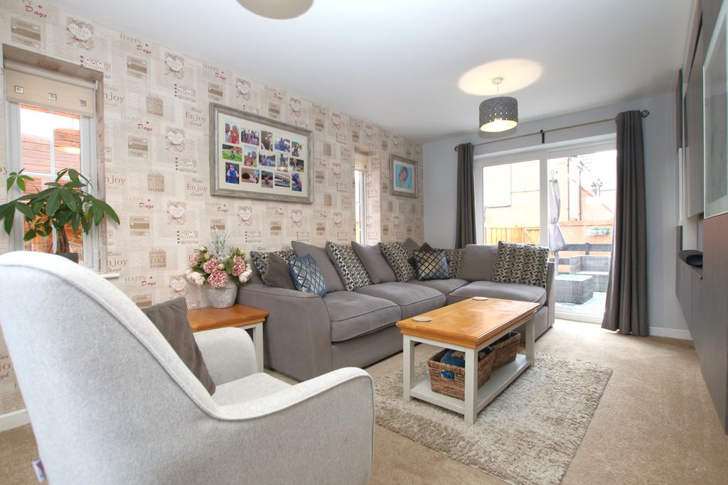 Property photo 2 of 18