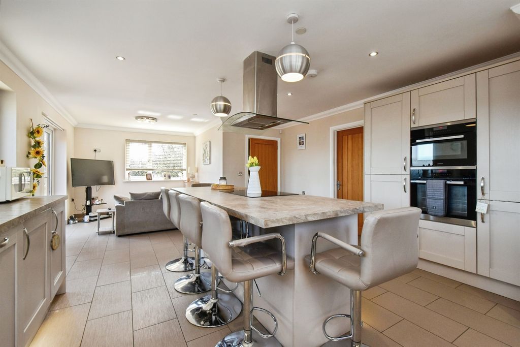 Additional image 4 of 3 bed bungalow for saleQueen Victoria Street, Tredegar NP22