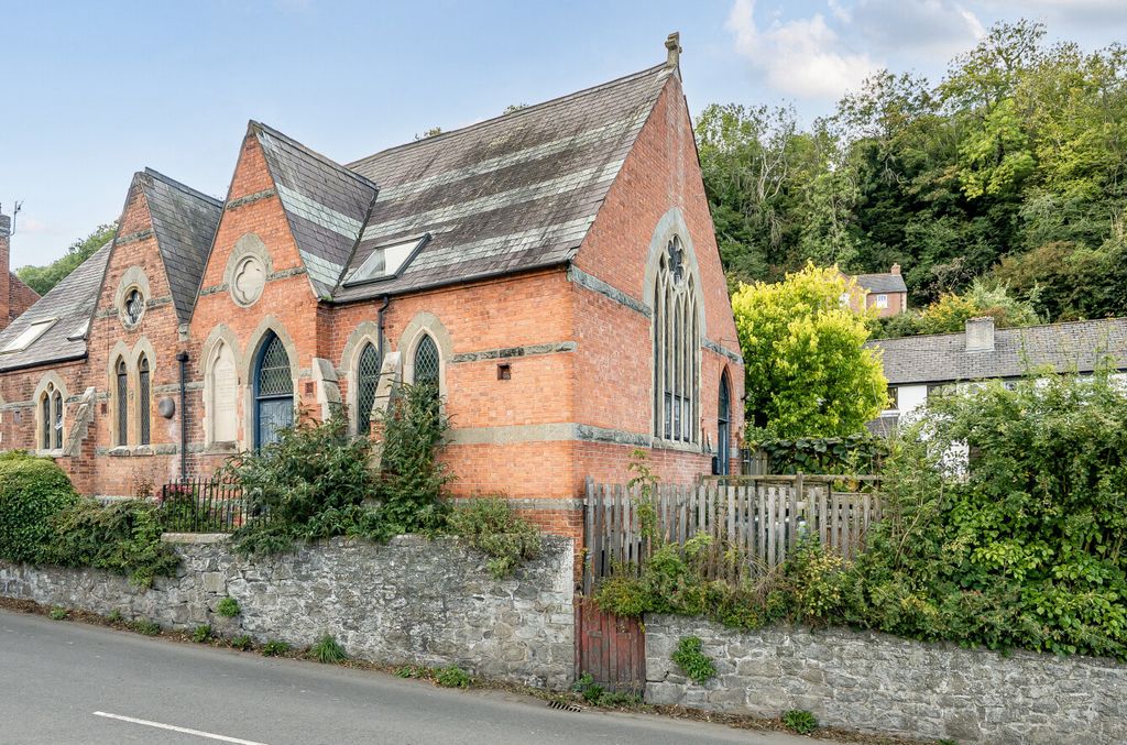 Property photo 1 of 21 1357933-1-68d4104...