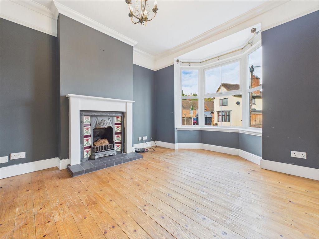 Property photo 2 of 13 Cam02453G0-Pr0205-Still010.Jpg