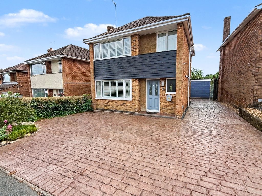 Property photo 1 of 39 5215612
