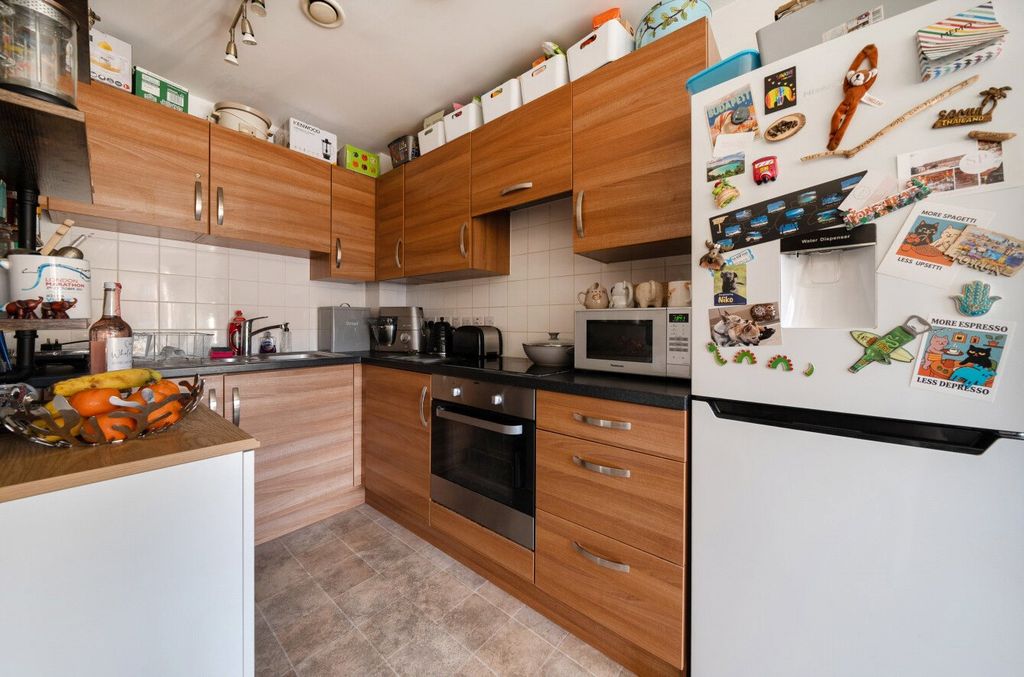 Property photo 2 of 8 1371874-5-69209F0...