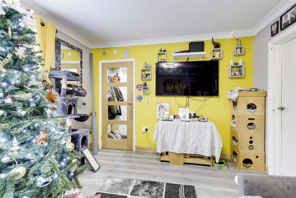 Property photo 3 of 17 1550.Jpg