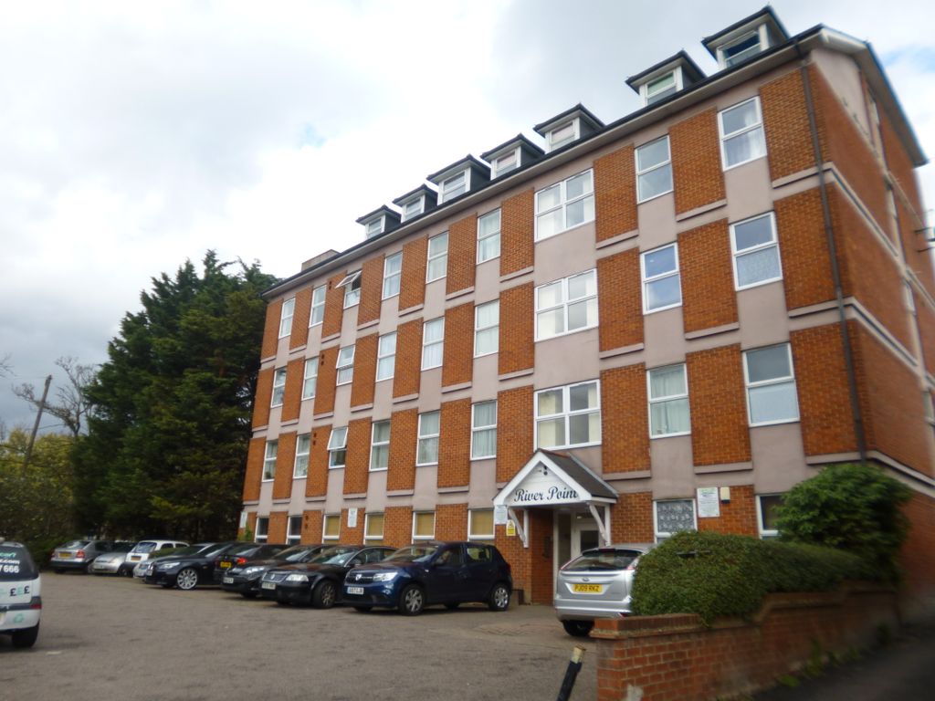 Property photo 1 of 9 Flat To Rent Riverpoint, Waltham Cross En8