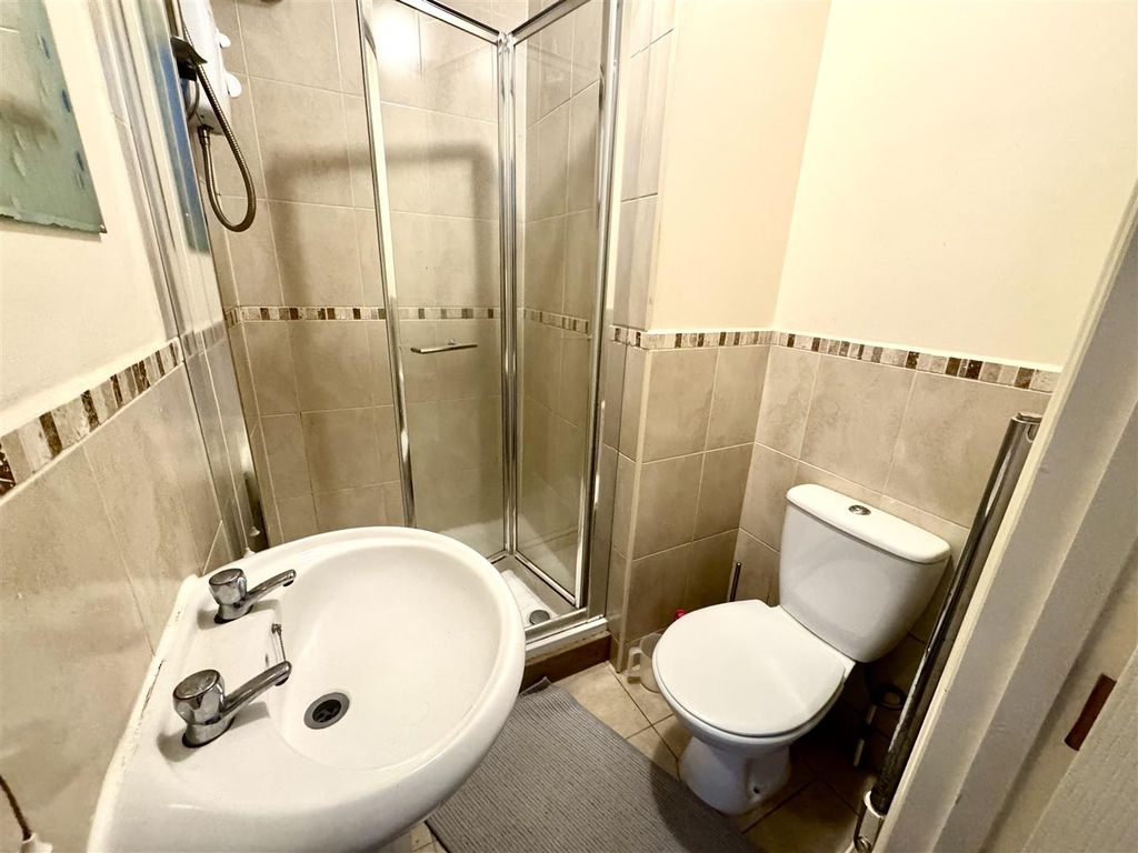 Property photo 2 of 6 Tempimageqixc5O.Jpg