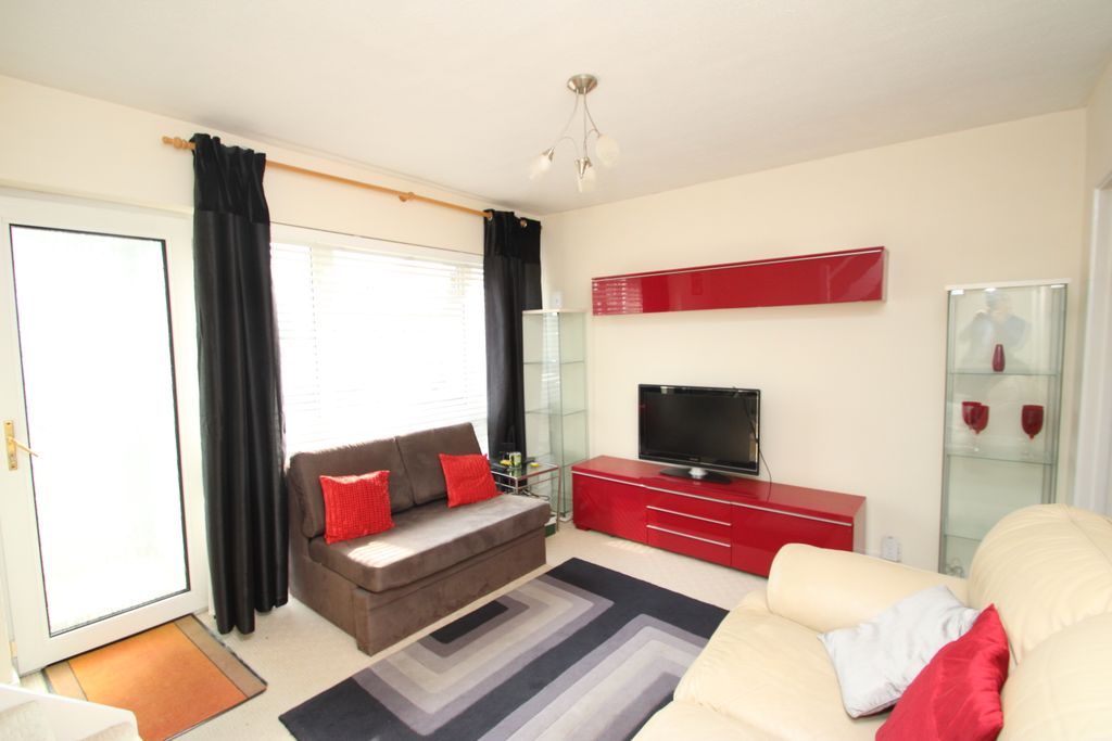 Property photo 2 of 8