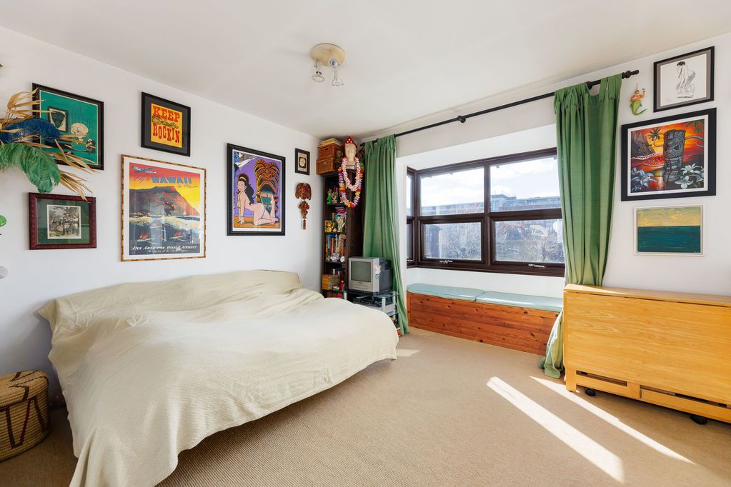 Property photo 2 of 7 Photo 1