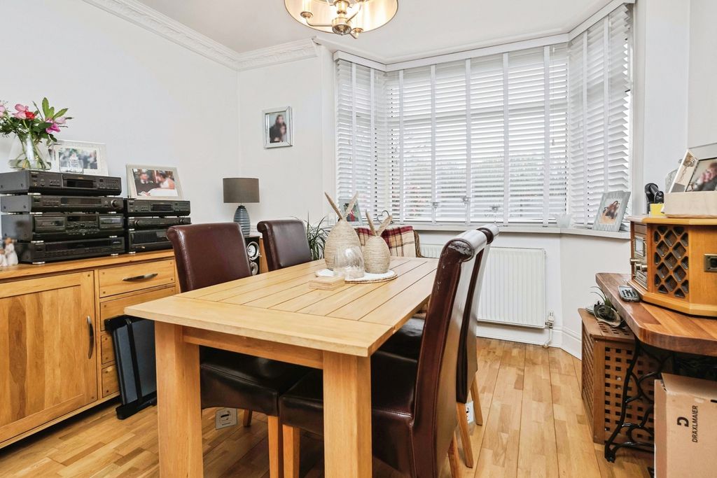Property photo 3 of 20 Pbox-Img.Jpg