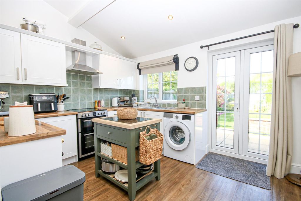 Property photo 2 of 17 11-Img_0826.Jpg