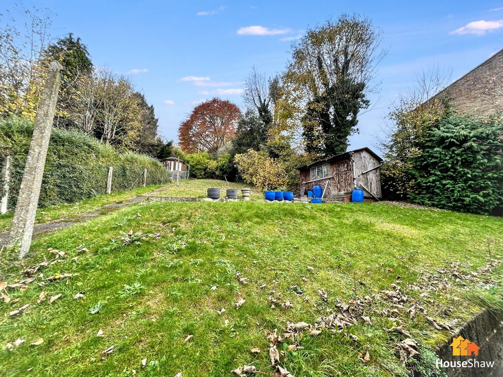 Property photo 2 of 24